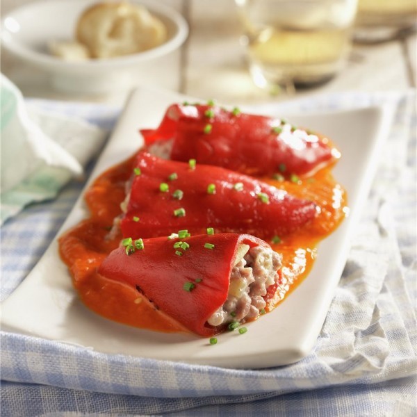 Pimientos del piquillo rellenos de carne de ternera